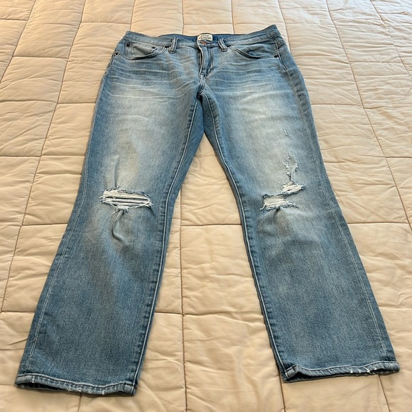 J. Crew slim broken in boyfriend Jean light wash size 28 with distressing - Picture 1 of 8